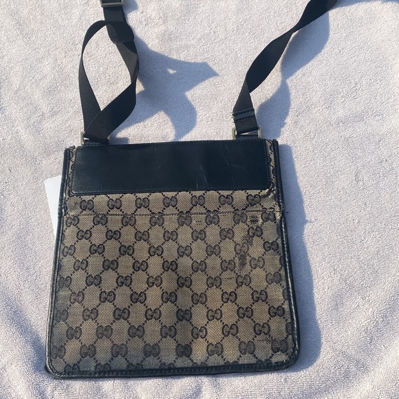 Fair condition gucci bag very pretty - Picture 2 of 4